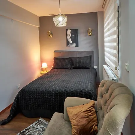 Comfortable 2 Bedroom For 5 People At Taksim Istanbul